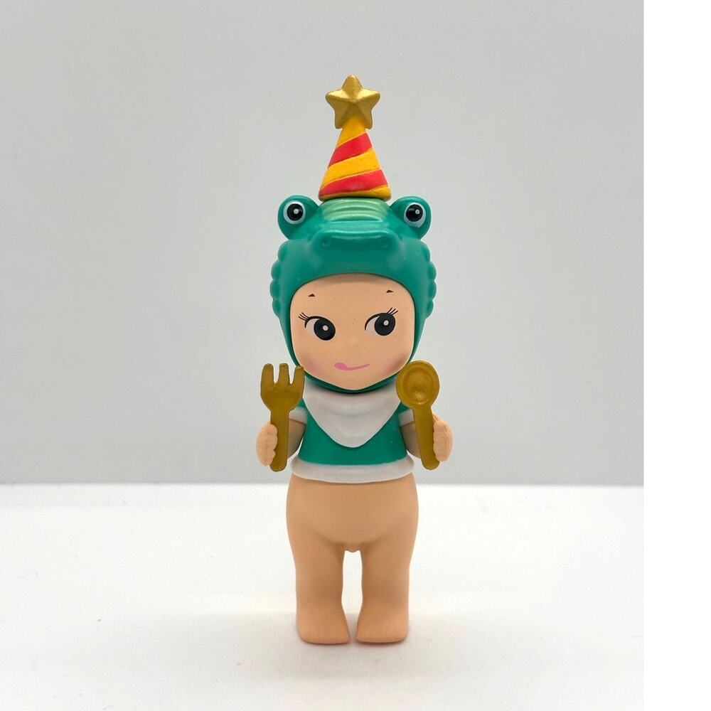 New Kewpie/Angel Mini Figure, in Christmas Crocodile Costume, Open Blind Box - Picture 1 of 4